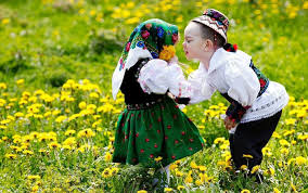 Acum a rămas doar o amintire a ceea ce a fost cândva. Tunelul Iubirii Din Caras Severin Pe Lista Comorilor Ascunse Din Uniunea Europeana Blogul Travelminit Ro