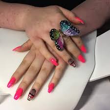 I do so much around the house that my nails won't grow long enough for polish. Beauty Studio Albstadt