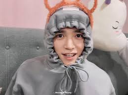 Every time i put my hand somewhere, it's a pose. So Cute Bubu Perfect Taeyong Gallery Facebook
