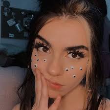 As she was born on march 7, 2000, her zodiac sign is pisces. Avivasofia Bio Age Net Worth Height In Relation Nationality Body Measurement Career