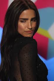 Piernas, besos, espaldas y otras poses que sedujeron las cámaras en Premios  Juventud 2017