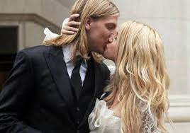 López holds both an argentine and an italian passport. Maxi Lopez And Wanda Nara Photos Maxi Lopez And Wanda Nara Picture Gallery Famousfix