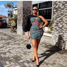 Les manches en dentelle sont magnifiques et sont semblables à celles qu'on. Modele De Robe Pagne Jeune Fille Afritude Attitude Facebook