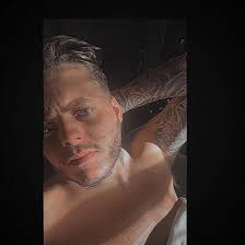 Call me stupid but this is the first time it's happened usually the money  comes out when I pre order but this time it hasn't so after preordering and  downloading when does