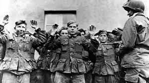 Diese doppelte feier findet statt, weil sich die deutschen am 8. Kriegsende 1945 Die Letzten Tage Des Dritten Reichs Politik Sz De