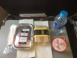 I have been flying airasia x and the standard meal as in the value pack bought together with the ticket would be pak naseer's nasi lemak. Airasia Erfahrungen Die Low Budget Airline Aus Asien