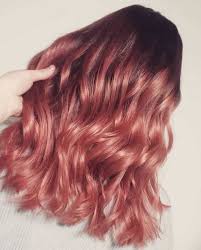 Fermaglio per capelli oro rosa: Capelli Rose Gold La Tendenza Colore Primavera 2020 Che Sta Bene A Tutte