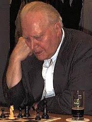 Nachrichten monatsweise anzeigen