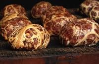 Una volta la si faceva macinando (o meglio, pestando nel mortaio, e da qui il suo nome). Mortandela Della Val Di Non