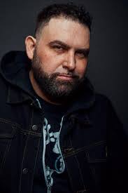 Dexter Gardner's Instagram, Twitter & Facebook