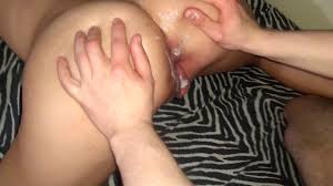 Fülle meine Muschi mit Sperma, das mein Mann lecken will