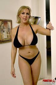 Big titted blonde mature porn pics