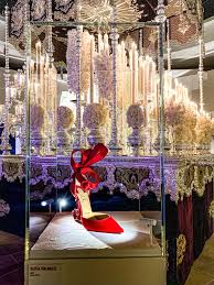 L Expo Christian Louboutin Au Palais De La Porte Doree En Visite Virtuelle Christian Louboutin Louboutin Exposition