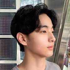 Trendy hairstyles for asian men. Asian Hairstyles For Men 2021 Trends