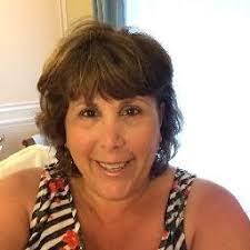 Renee Dries's Instagram, Twitter & Facebook