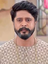 কম বয়সেই টেলিভিশনে বাবার চরিত্রে অভিনয় করেছেন কোন অভিনেতারা?