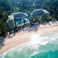 When's the best time for a beach vacation in phuket? 5 Sterne Hotel Le Meridien Phuket Beach Resort In Karon Phuket Thailand