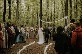 Fort Wayne Intimate Forest Wedding By Meg Thompson Photography Fort Wayne Wedding Forest Wedding Indiana Wedding