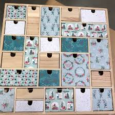 On Vous Propose De Commencer Avec Un Calendrier De L Avent Authentique Et Fait Maison Calendrier De L Avent Calendrier Avent