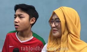 Keisha alvaro terbaru gratis dan mudah dinikmati. Minta Dibuatkan Lagu Kiesha Alvaro Ingin Seperti Pasha Ungu Tabloidbintang Com