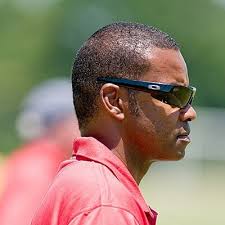 Karl Greaves (@Docgirls)