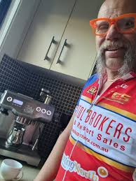 Sometimes you need that reason to get off your arse and do it. Well this  morning, Simon and I did a tribute ride for a good friend, Craig Smart, who  sadly left