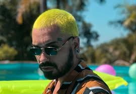 Tatuagem no rosto vai pegar? Post Malone e outros difundem estilo; veja  como é encarar agulha na cara