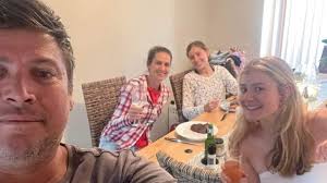 Fundraiser by Ryan Munro : Hook Gravesy up