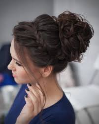 Chignon Mariage Invitee I 63 Idees Coiffures Invitee Parfaites Pour Marriage Coiffure Cheveux Mi Long Mariage Mariage Cheveux Boucles Chignon Mariage Invitee