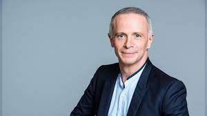 Questions pour un champion est une émission présentée par samuel etienne du lundi au vendredi à 18h10 et le samedi à 17h55 sur france 3. Questions Pour Un Champion En Streaming Direct Et Replay Sur Canal Mycanal