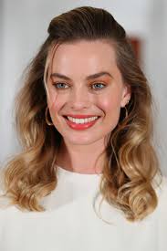 Margot robbie has gone blonde for most of her major motion pictures. Margot Robbie S Hair And Make Up Evolution Margot Robbie S Best Beauty Looks