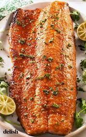 Spicy Sweet Honey Sriracha Salmon Is A Major Crowd Pleaser Recipe Recipes Sriracha Salmon Food