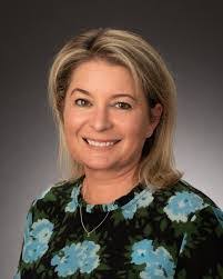 Elizabeth Hatchett's Instagram, Twitter & Facebook