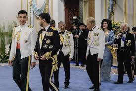 Adik beradik sultan kelantan,2.88 / 5 ( 8votes ). Nak Jadi Isteri Tengku Hassanal Kena Pandai Makan Durian Gulai Tempoyak Kena Siap Baju Dari Kepala Sampai Kaki Tunku Azizah Viral Mstar