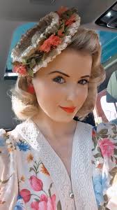 Miss Laura Bill: 1940's vocalist