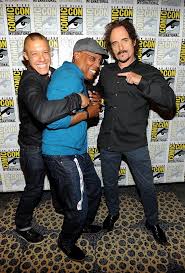 Paris Barclay Kim Coates And Theo Rossi Sons Of Anarchy Hijos De La Anarquia Hijos