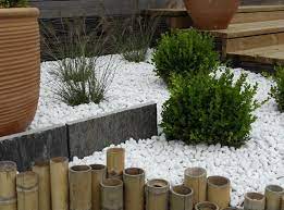 If you want to add to the landscape you love, make elegant changes in the garden you have, or you alors piochez parmi nos inspirations pour aménager l'allée de. Gravier Et Galet Garden Amenagement