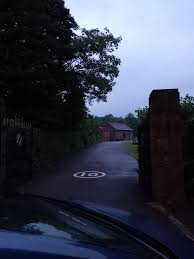 I've been looking for my mum's uncle William morrow he died feb.2000 his  wife died lated her name Flo I've always believed they were buried in  springwood cemetery but can't fine them,must