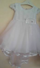 Robe de baptême ou la tenue de cérémonie classique. Robe Bebe Bapteme Paris Blanche Avec Traine Frutti Ceremonie Specialiste De Tenue De Ceremonie Mariage Bapteme Et Communion Pour Bebe Enfant Et Femme