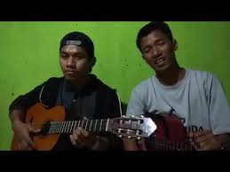 Semua materi adalah hak cipta atas pemilik dan pencipta lagu. Lirik Lagu Perpisahan Rumah Bujang Kunci Gitar