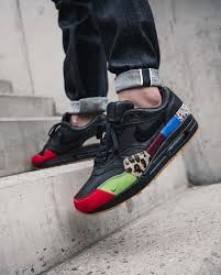 Nike Air Max 1 Master On Foot 27 Detailed Pics Video Eu Kicks Sneaker Magazine Nike Air Max Nike Air Nike Shoes Air Max