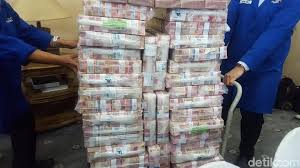 ‎dalam acara pencanangan hari menabung nasional di jakarta convention centre (jcc), jokowi mengungkapkan sebagai negara yang memiliki jumlah penduduk mencapai 250 juta jiwa, jumlah tabungan masyarakat masih sangat minim. 100 Gambar Duit Segunung Hd Terbaik Infobaru