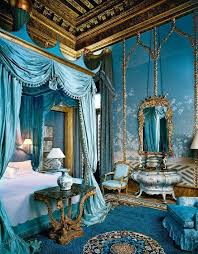 Splash in color with light teal and brown to offer additional character to the already exciting locale. Vintage Decor Gorgeous Blue And Gold Bedroom Vintage Tn Leading Vintage Magazine Featuring Best Vintage Inspiration Retro Ideas And Rare Historical Photos