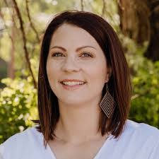 Pamela Kowalski's Instagram, Twitter & Facebook