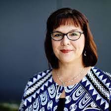 Beth Neidlinger's Instagram, Twitter & Facebook