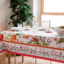 6 Gorgeous Floral Tablecloths For Spring In 2020 Table Cloth Floral Tablecloth Table Decorations