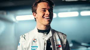 From wikimedia commons, the free media repository. De Vries Becomes Mercedes F1 Reserve Driver Racetrackmasters Com