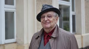 Reduta a jiří šlitr, divadlo na zábradlí a semafor v ulici ve smečkách. Jiri Suchy Maminka Mi Rikala Chlapce Z Tebe Herec Nikdy Nebude Mujrozhlas