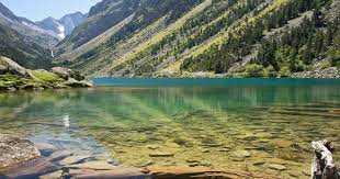 Pas de quoi décourager les marcheurs avertis. Randonnees De Lac En Lac Dans Les Montagnes Des Pyrenees