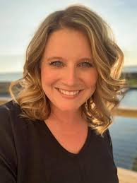 Motivation Monday: These are my “little” sisters. They are smart, funny,  gorgeous and awesome mammas. They're both also entrepreneurs. I'm so proud  of their hard work and how they have adapted to